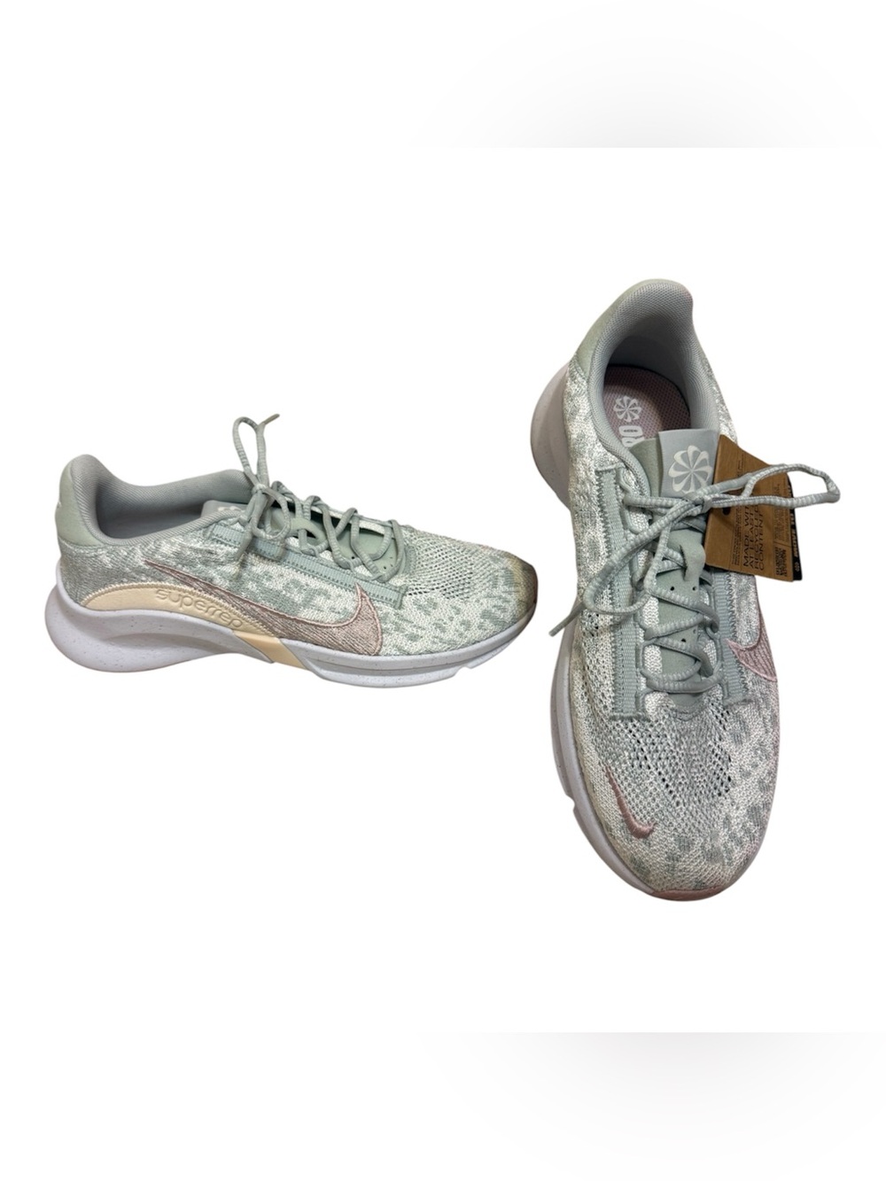 Nike | Move to Zero Light green and pink sneakers size 8.5